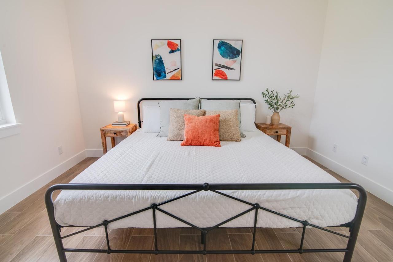 Private Cottage - King Beds, Brand New, Near Beach, Golfing, Shopping & Restaurants Lake Worth Beach Kültér fotó